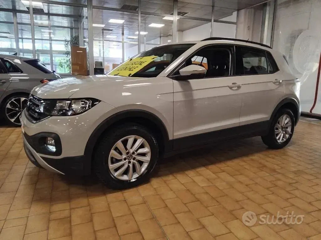 Usata VW T-Cross Life 95 CV (69 kW) 2023 Ascot grey / metallizzato SUV