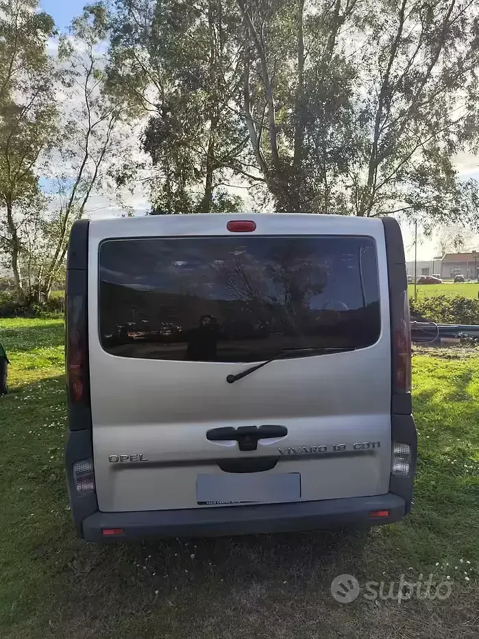Usata Opel Vivaro 100 CV (73 kW) 2006 Monovolume