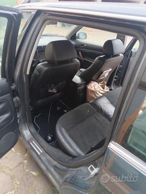 Usata VW Passat 150 CV (110 kW) 2001 Grigio Station wagon