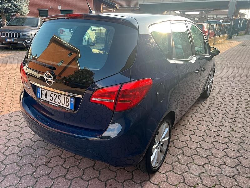 Usata Opel Meriva Cosmo 101 CV (74 kW) 2015 Blu/azzurro Monovolume