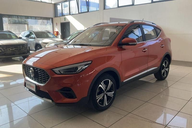 Usata MG ZS Comfort 106 CV (77 kW) 2023 Arancio SUV