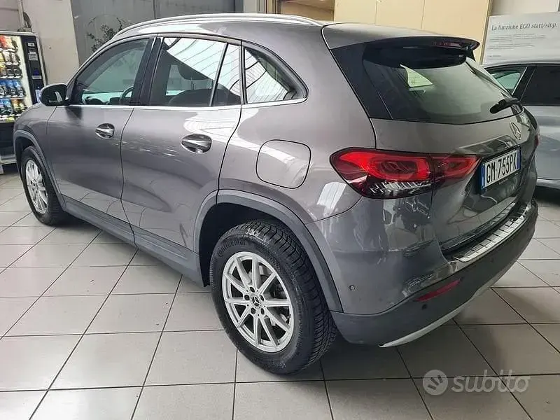 Begagnad Mercedes GLA200 Business 150 HK (110 kW) 2023 Grå SUV