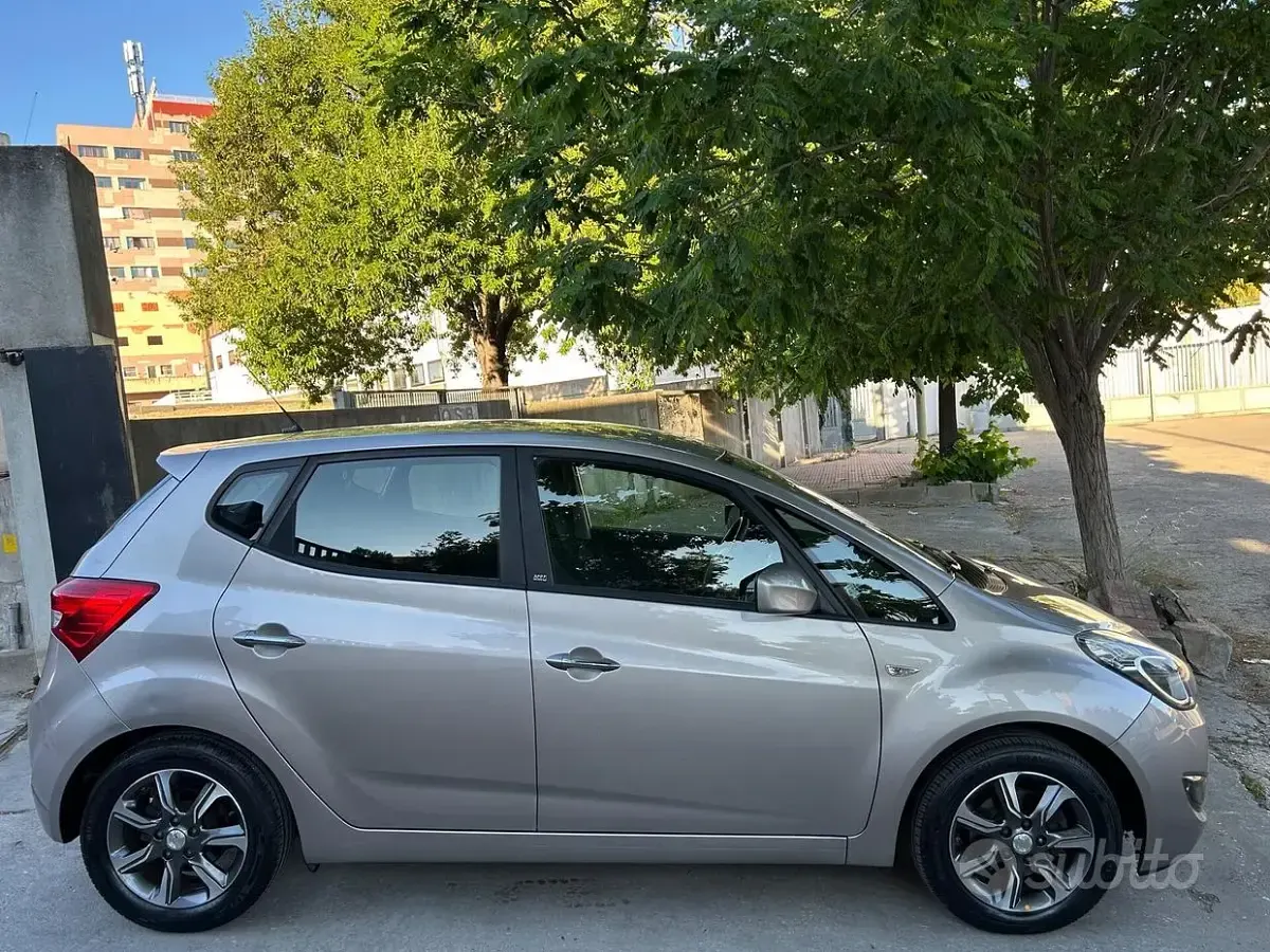 Usata Hyundai i20 125 CV (91 kW) 2019 Marrone Utilitaria