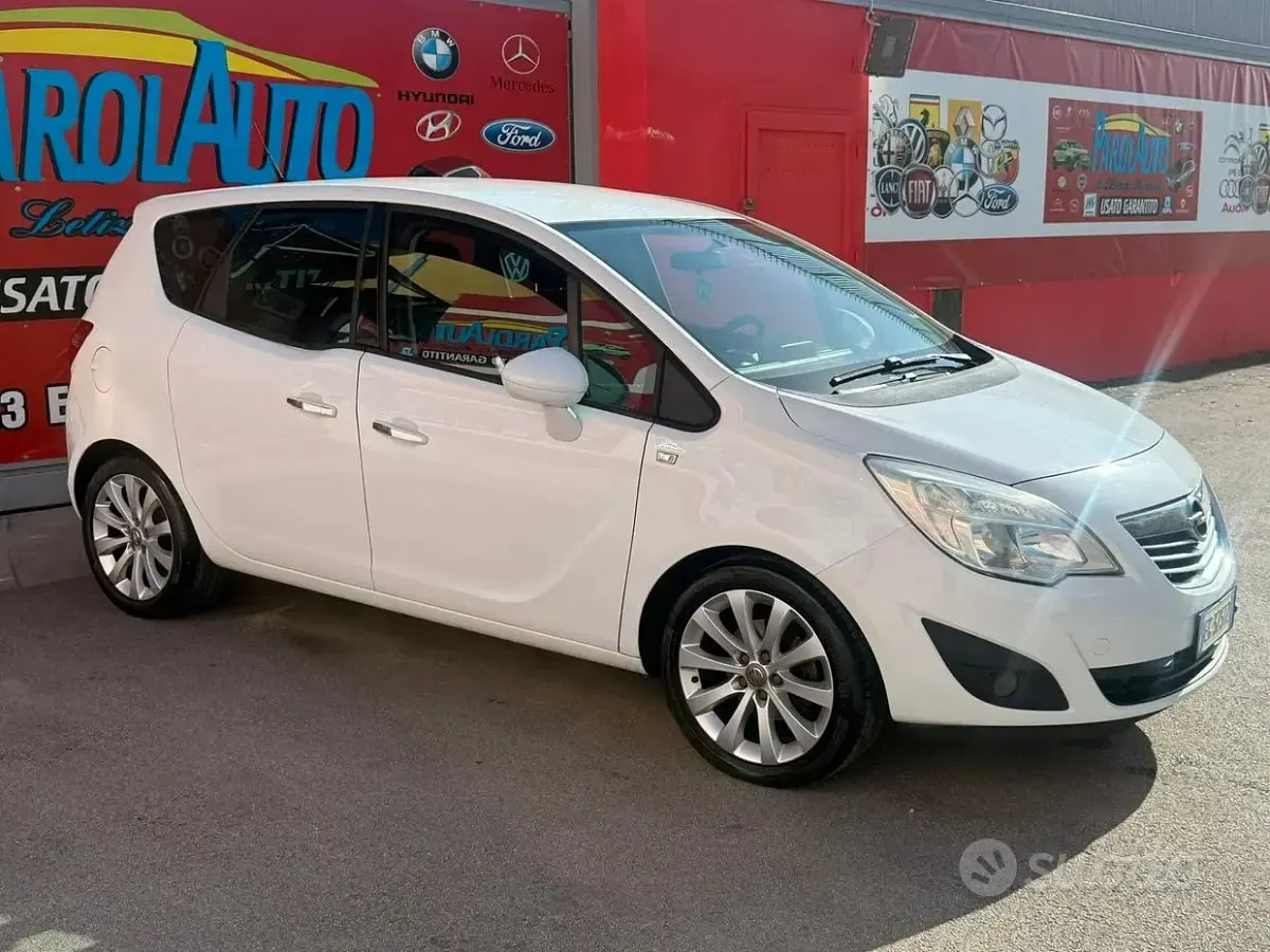 Usata Opel Meriva 101 CV (74 kW) 2011 Bianco Monovolume