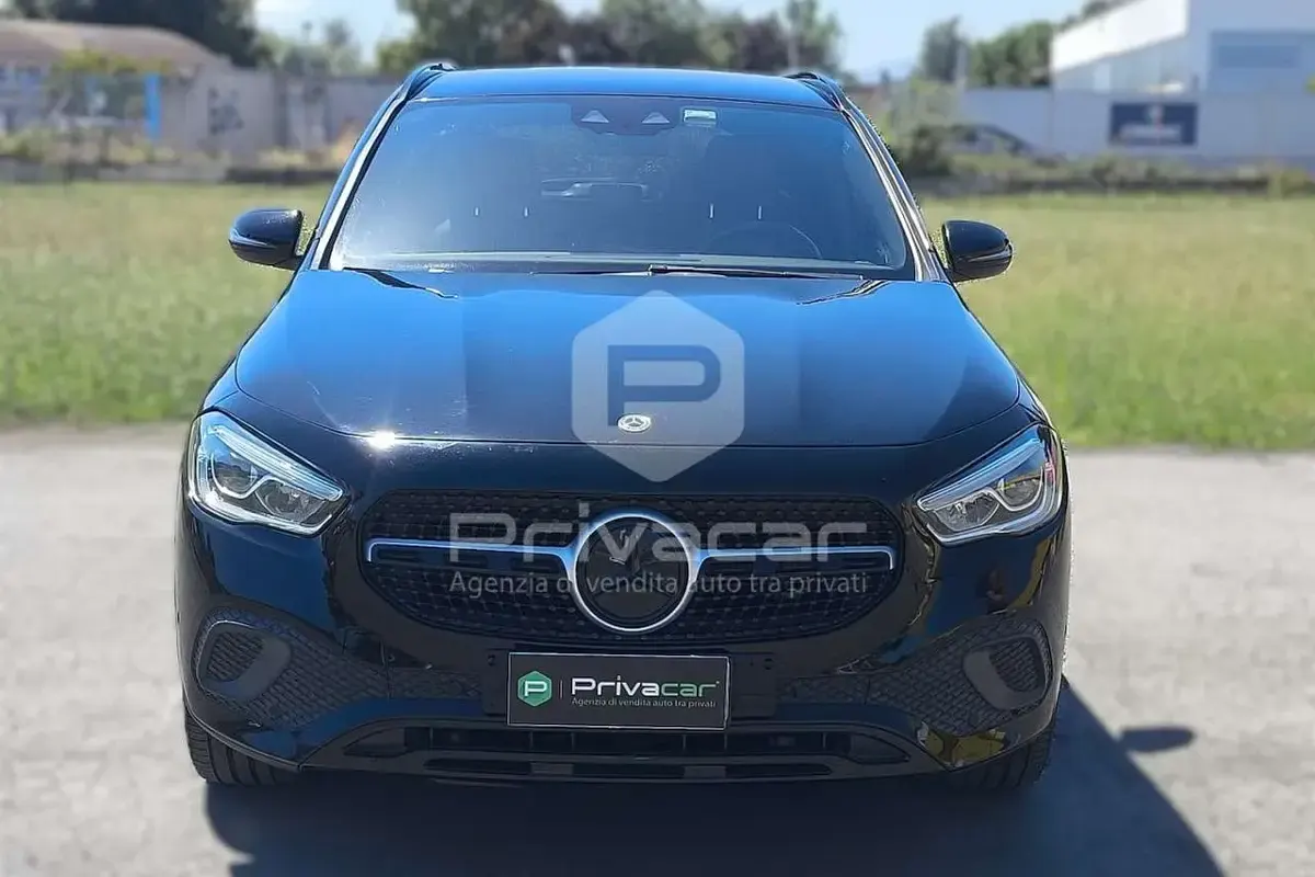Usata Mercedes GLA200 150 CV (110 kW) 2020 Nero SUV