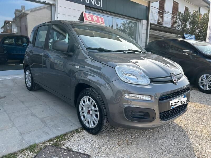 Usata Fiat Panda 69 CV (50 kW) 2020 Grigio Utilitaria