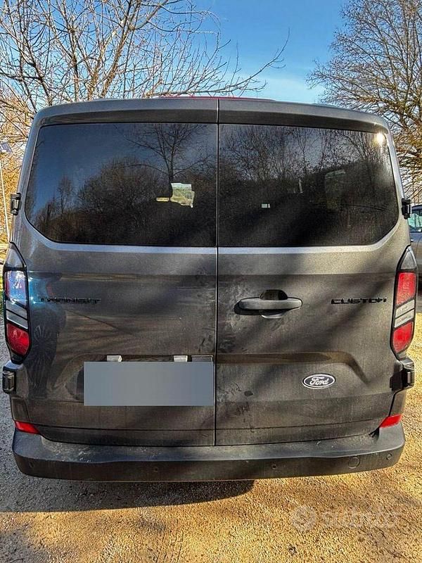 Begagnad Ford Transit Custom Trend 136 HK (100 kW) 2024 Grå Kombi