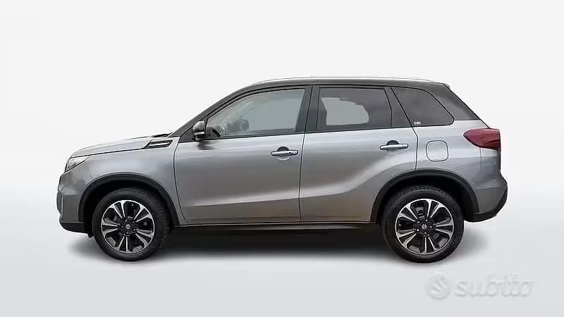 Usata Suzuki Vitara 116 CV (85 kW) 2022 Grigio scuro SUV