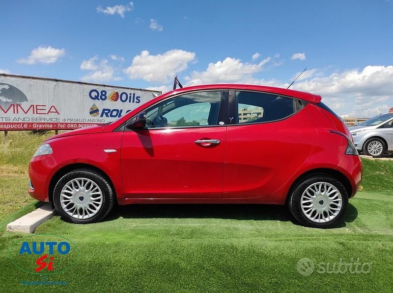 Usata Lancia Ypsilon 95 CV (69 kW) 2017 Rosso Utilitaria
