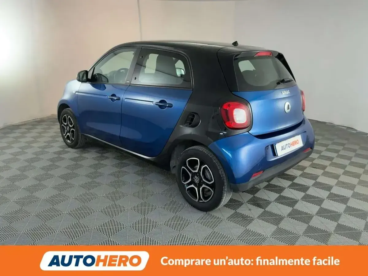 Usata Smart ForFour Passion 90 CV (66 kW) 2019 Blu/azzurro Utilitaria