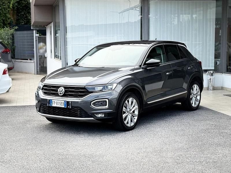 Usata VW T-Roc 150 CV (110 kW) 2018 Grigio SUV