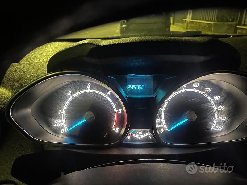 Usata Ford Fiesta 2016 Grigio Utilitaria