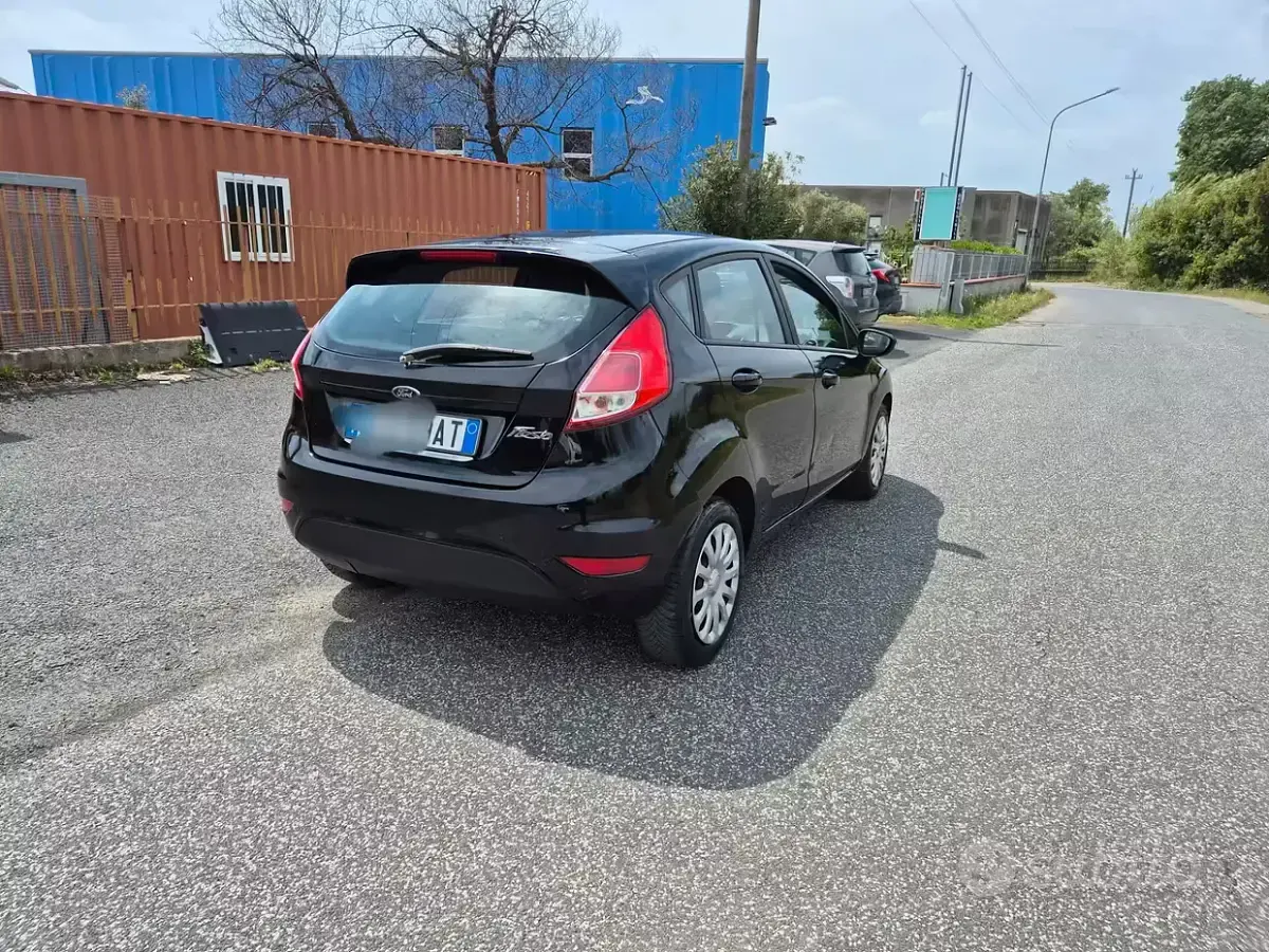 Usata Ford Fiesta Titanium 97 CV (71 kW) 2017 Nero Utilitaria