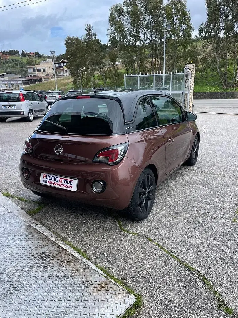 Usata Opel Adam Rocks Rocks 70 CV (51 kW) 2016 Marrone Utilitaria