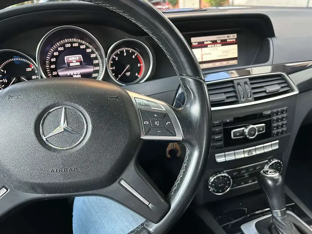 Usata Mercedes C220 170 CV (125 kW) 2012 Argento Berlina