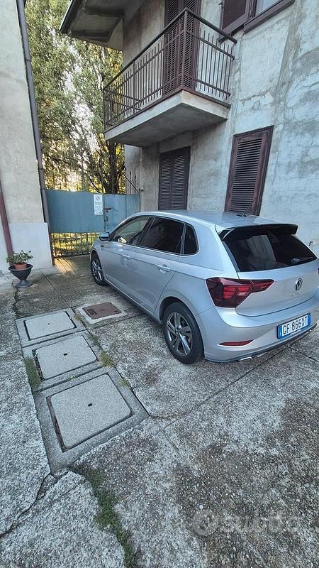 Usata VW Polo R-line 110 CV (80 kW) 2021 Grigio Berlina