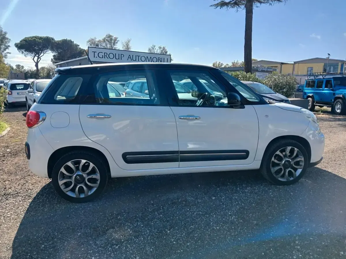 Begagnad Fiat 500L Lounge 85 HK (62 kW) 2014 Vit Minibuss