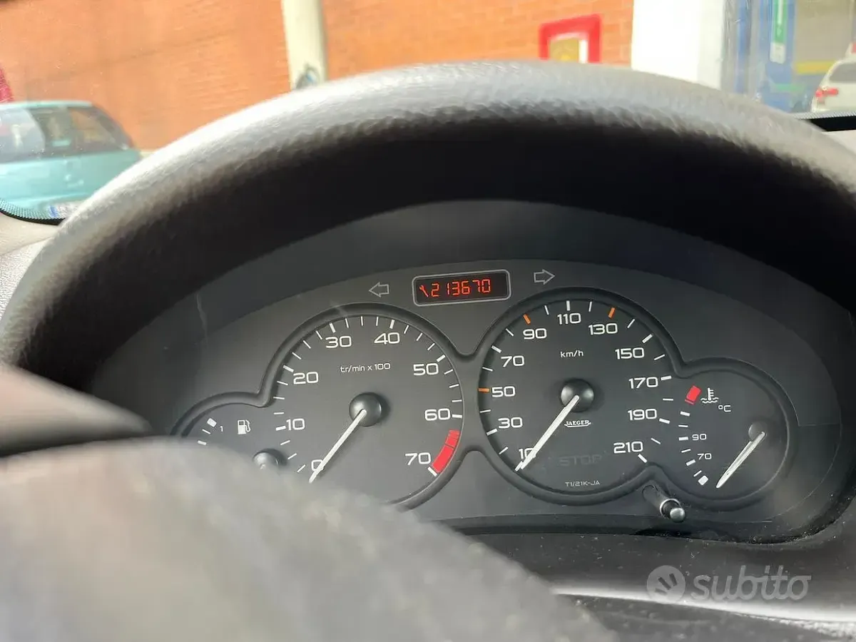 Usata Peugeot 206 2003 Grigio Berlina