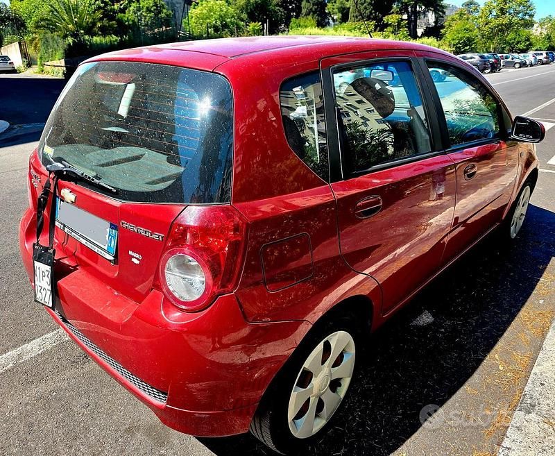 Usata Chevrolet Aveo 84 CV (61 kW) 2011 Marrone Berlina