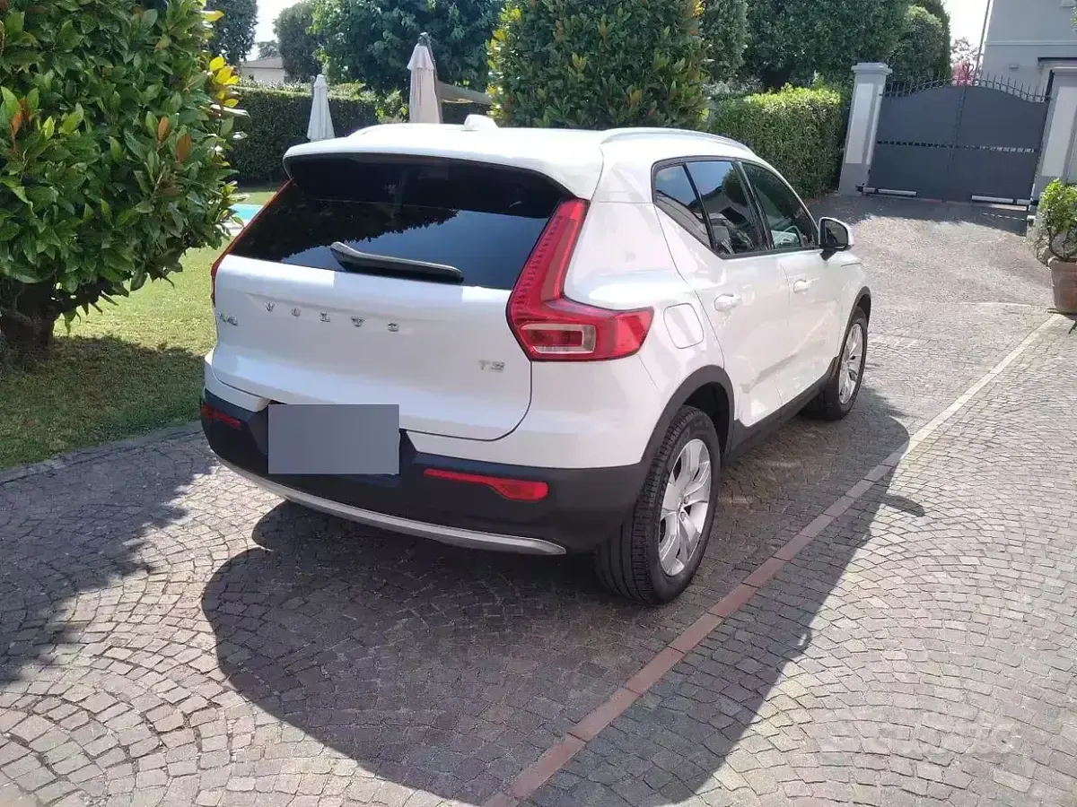 Usata Volvo XC40 163 CV (119 kW) 2019 Bianco SUV