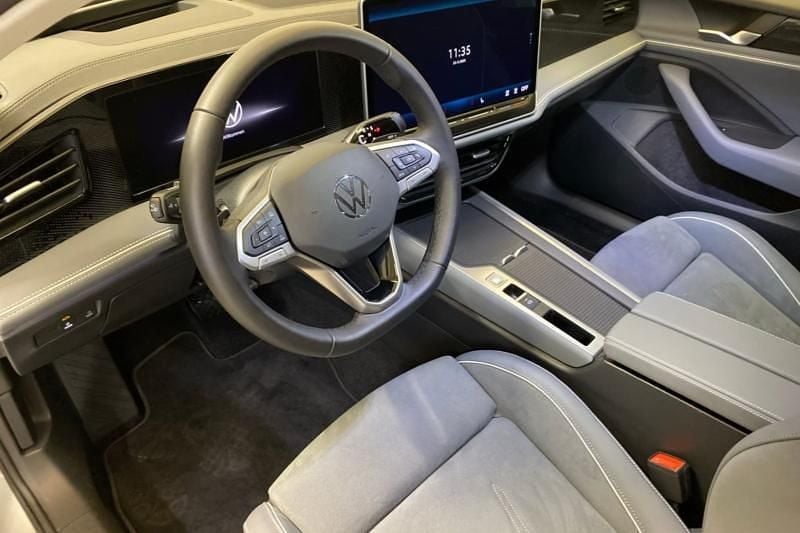 Usata VW Passat Business 150 CV (110 kW) 2024 Argento metallizzato Station wagon