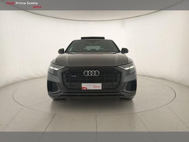 Usata Audi Q8 Sport 286 CV (210 kW) 2023 Grigio daytona perla SUV