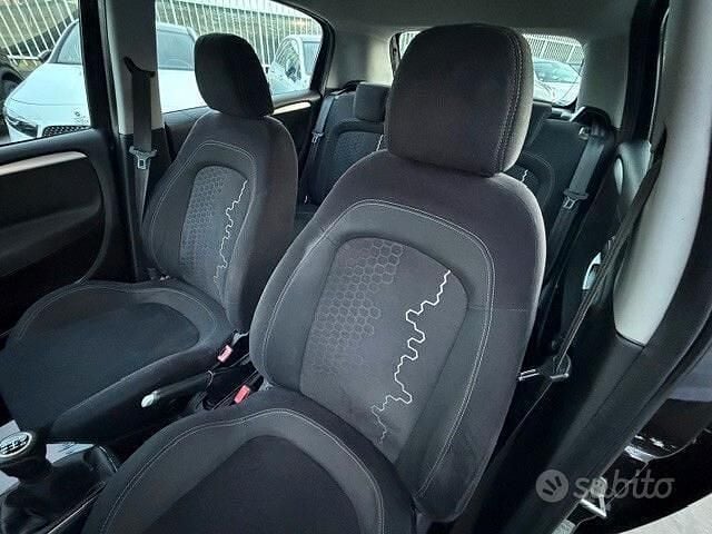 Usata Fiat Punto Lounge 85 CV (62 kW) 2015 Nero Utilitaria