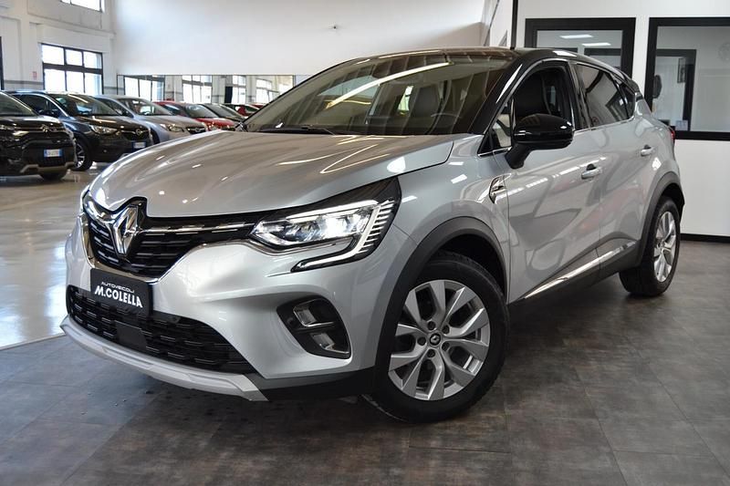 Usata Renault Captur Techno 101 CV (74 kW) 2022 Argento SUV