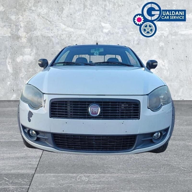 Usata Fiat Strada Trekking 95 CV (69 kW) 2014 Bianco Pick-up