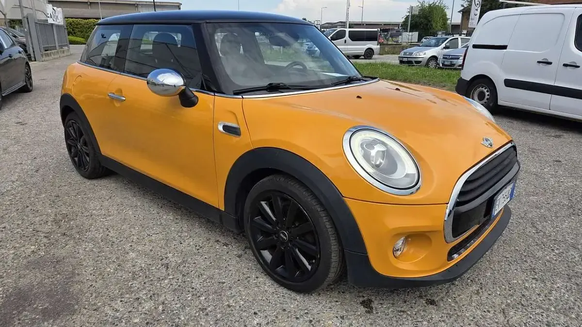 Usata Mini Cooper 136 CV (100 kW) 2014 Arancione Utilitaria