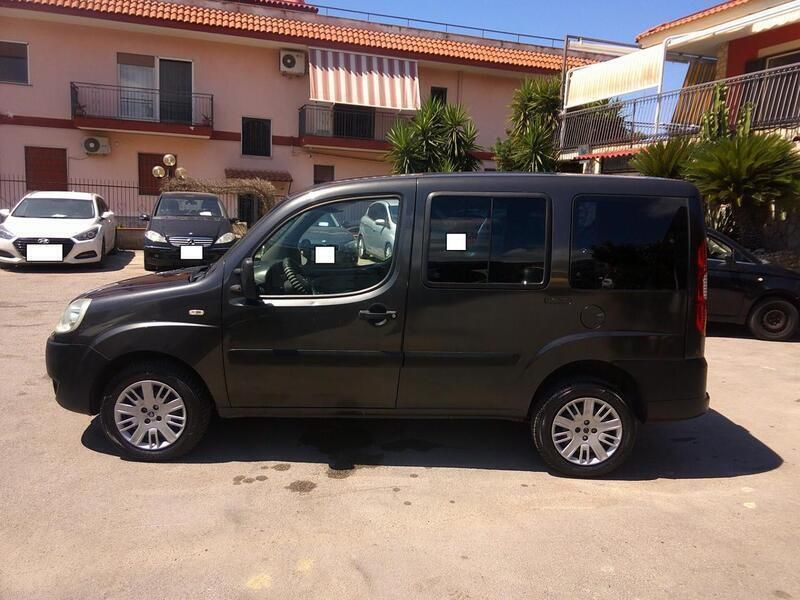 Usata Fiat Doblò Dynamic 85 CV (62 kW) 2006 Grigio Monovolume