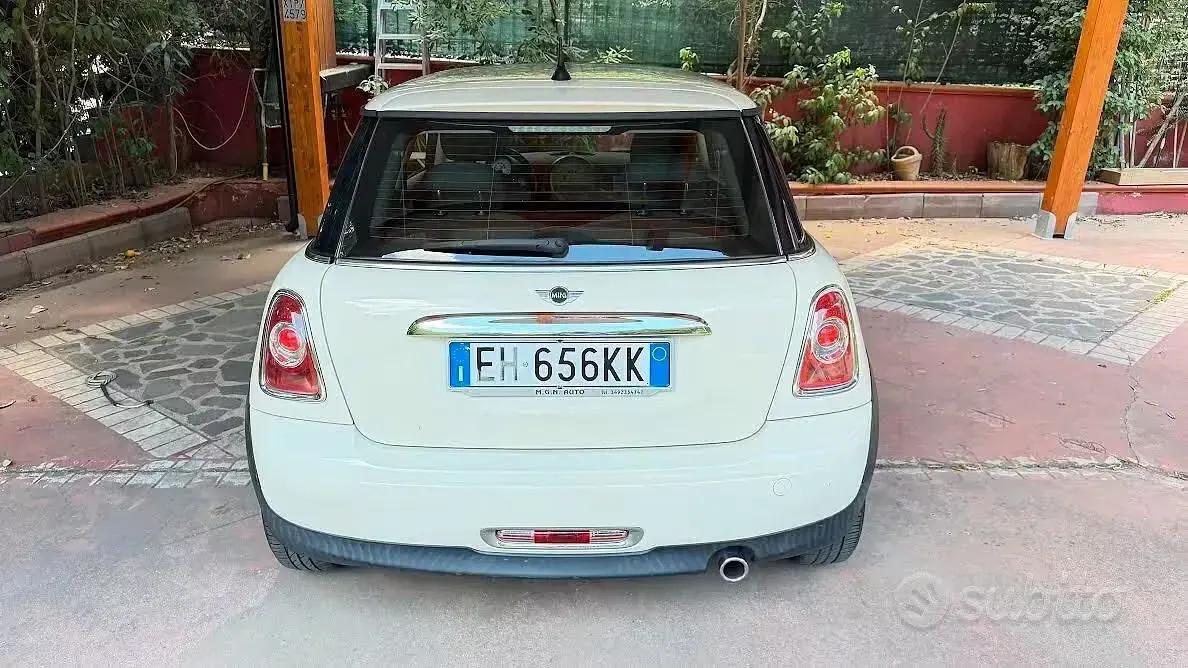 Usata Mini ONE 75 CV (55 kW) 2011 Giallo Utilitaria