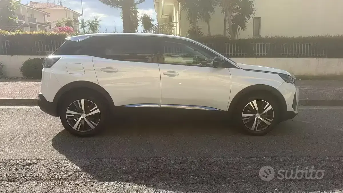 Usata Peugeot 3008 131 CV (96 kW) 2022 SUV