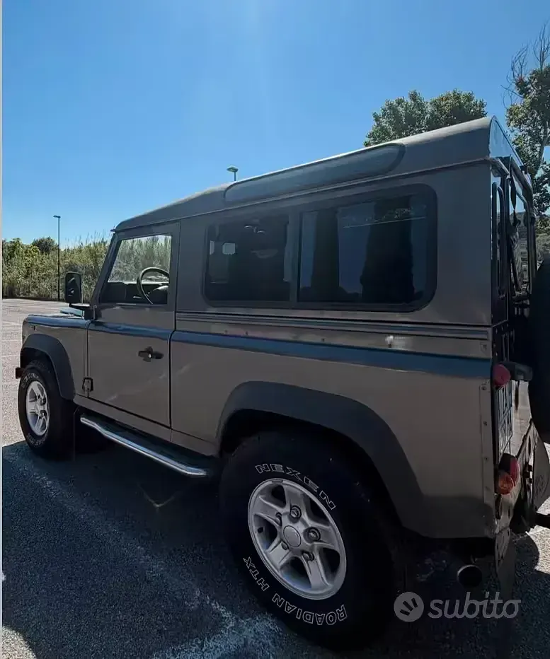 Usata Land Rover Defender 86 CV (63 kW) 2004 Verde SUV
