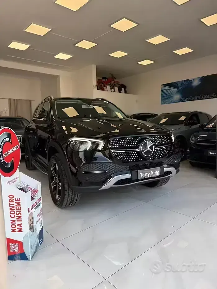 Usado Mercedes GLE300 Premium 245 CV (180 kW) 2020 Negro SUV