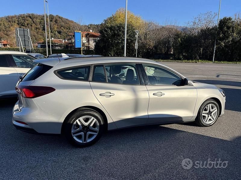 Usata Ford Focus 120 CV (88 kW) 2022 Grigio Station wagon