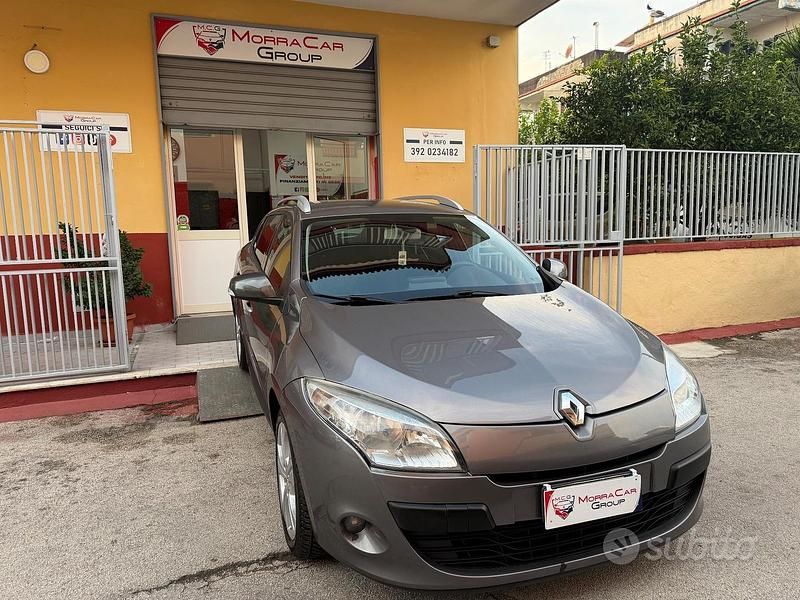 Usata Renault Mégane GrandTour 110 CV (80 kW) 2011 Grigio Station wagon