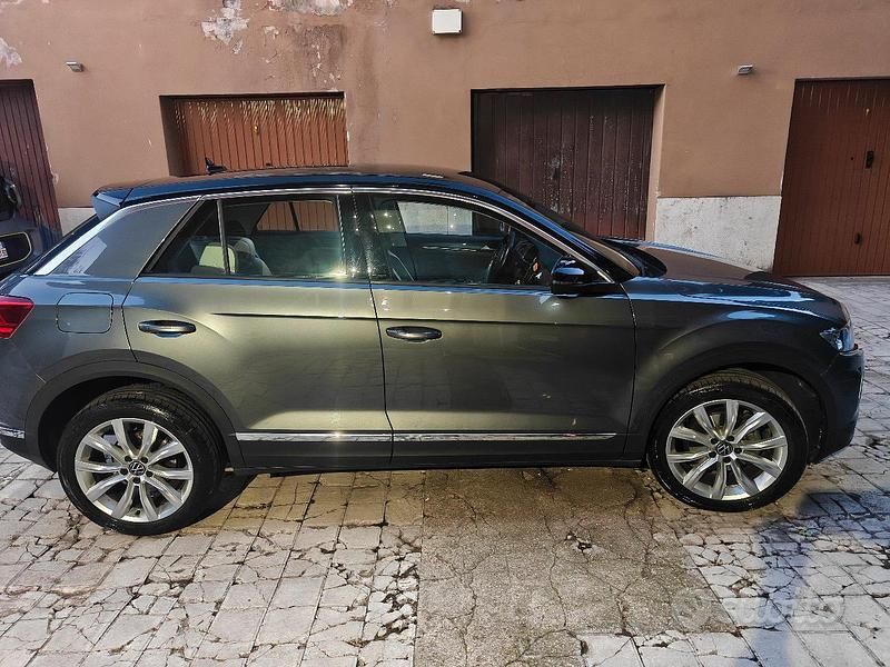 Usata VW T-Roc Advance 150 CV (110 kW) 2021 Grigio SUV