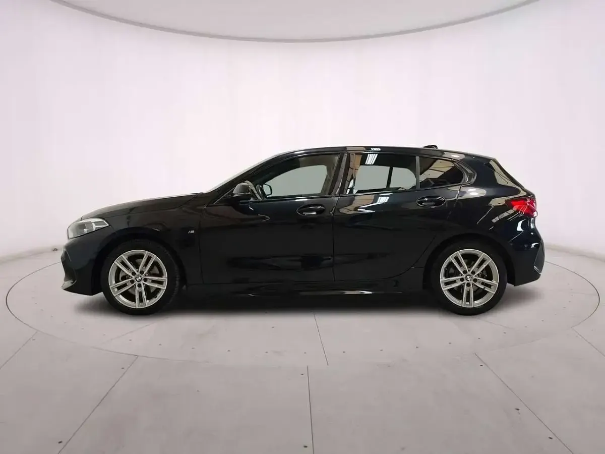 Usata BMW 116 M Sport 109 CV (80 kW) 2021 Black sapphire Utilitaria