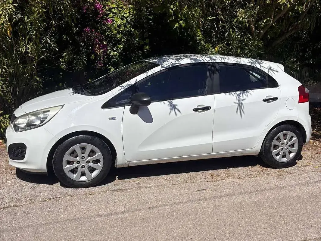 Usata Kia Rio EX 75 CV (55 kW) 2012 Bianco Berlina