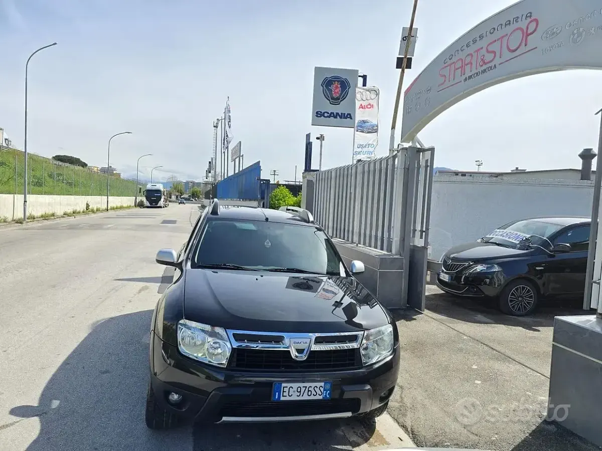 Usata Dacia Duster Lauréate 110 CV (80 kW) 2010 Nero SUV