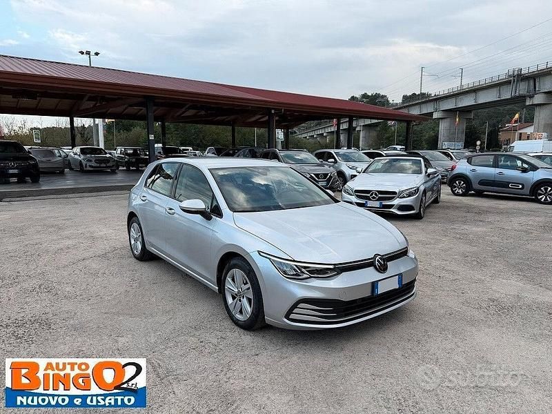 Usata VW Golf VII Life 115 CV (84 kW) 2021 Grigio Utilitaria