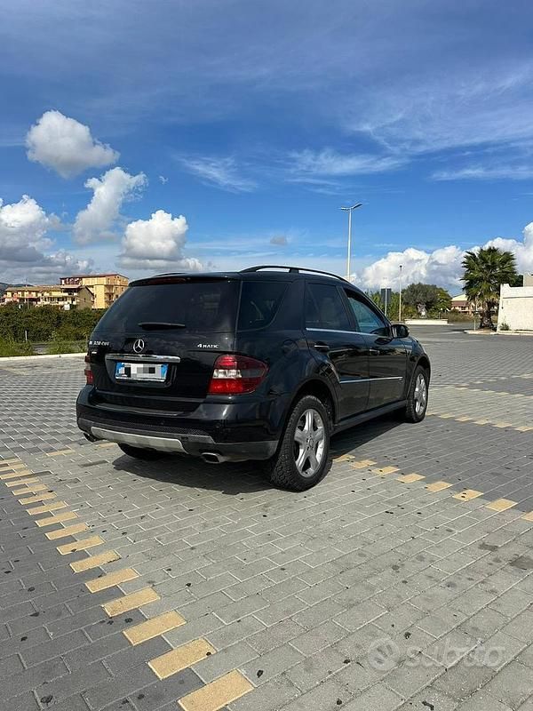 Usata Mercedes ML320 2009 Nero SUV