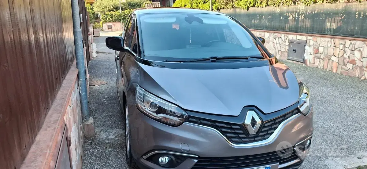 Usata Renault Scénic 110 CV (80 kW) 2017 Grigio Monovolume