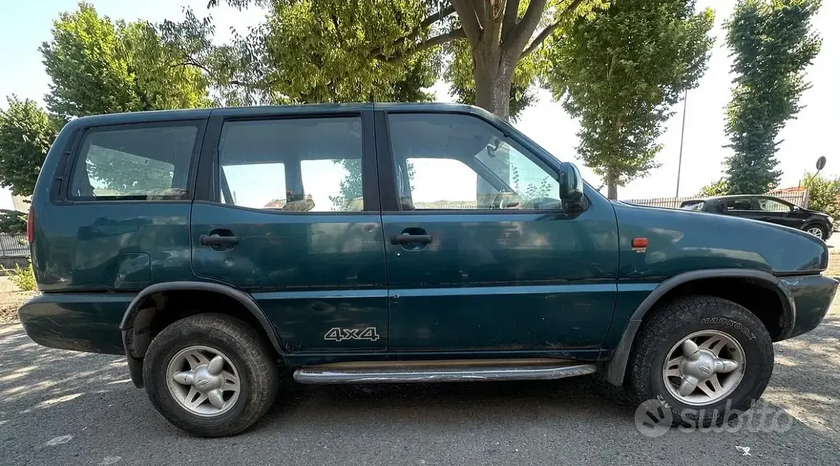 Usata Nissan Terrano SE 101 CV (74 kW) 1996 Verde SUV