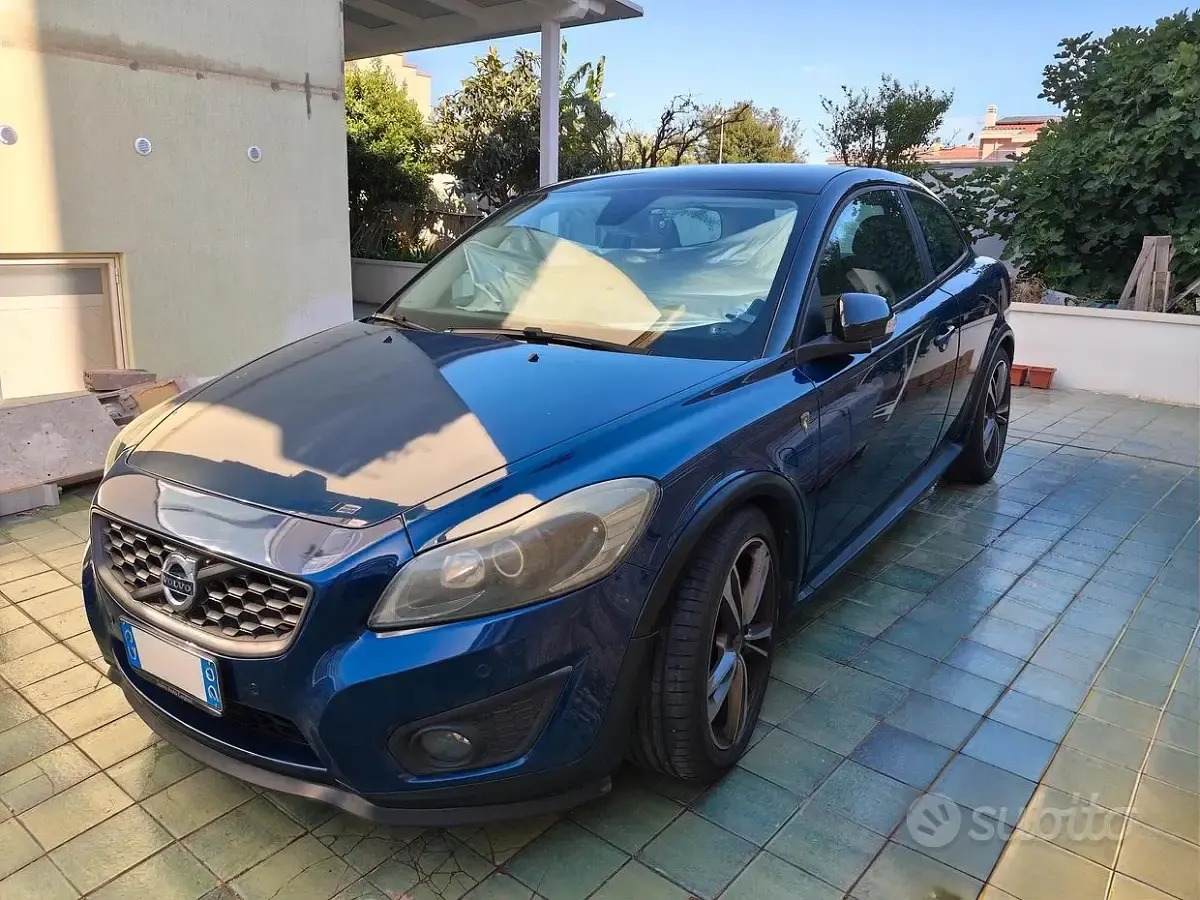 Usata Volvo C30 Summum 114 CV (83 kW) 2011 Bluazzurro Utilitaria