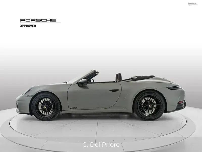 Nuova Porsche 911 Carrera 4 GTS 541 CV (397 kW) 2026 Verde Cabrio