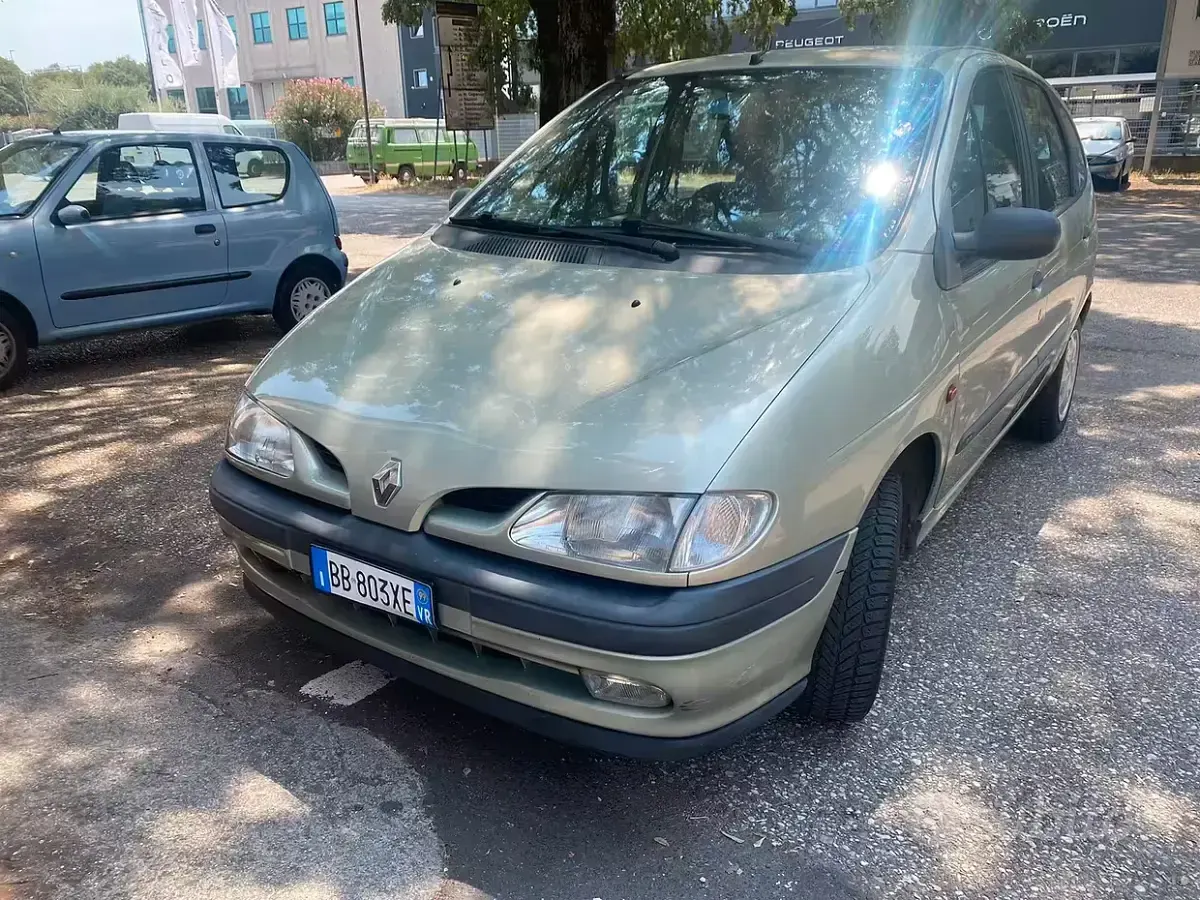 Usata Renault Scénic 90 CV (66 kW) 1999 Giallo Monovolume