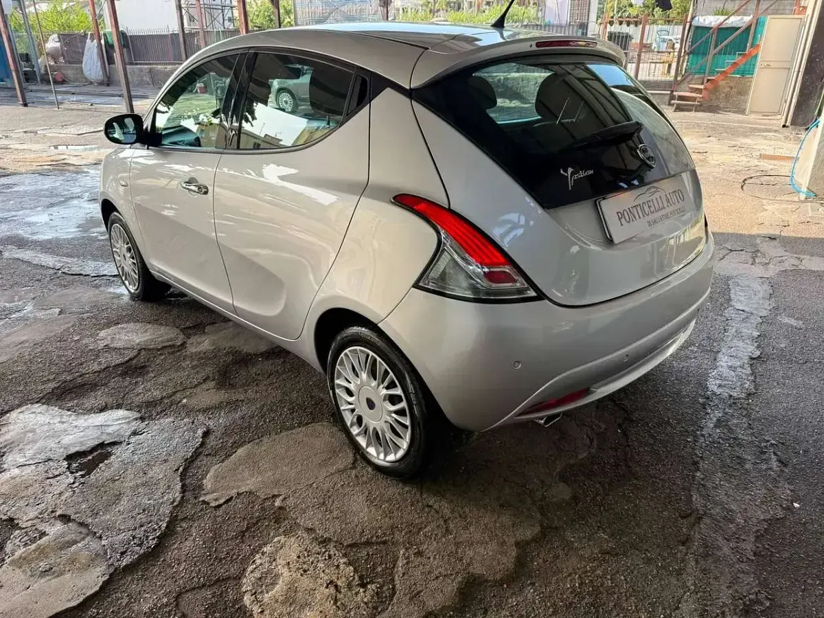 Usata Lancia Ypsilon S 95 CV (69 kW) 2018 Grigio Utilitaria