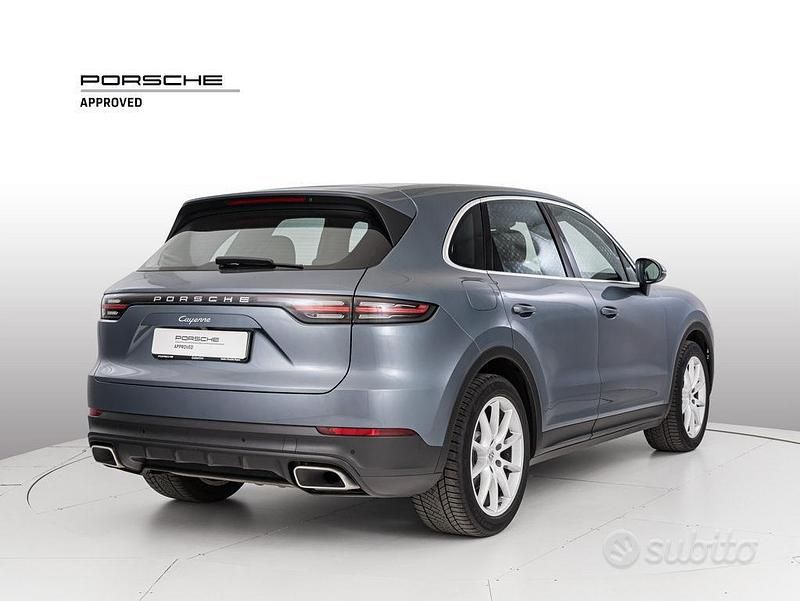 Usata Porsche Cayenne 340 CV (250 kW) 2019 Blu moonlight metallizzato SUV